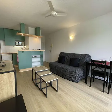 Apartment Appt 2 Pieces - Lr020-205 *